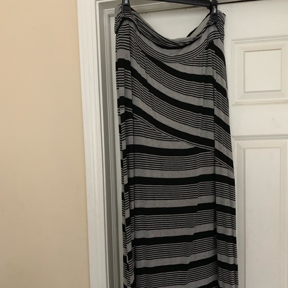 INC maxi skirt black and gray - Picture 1 of 5